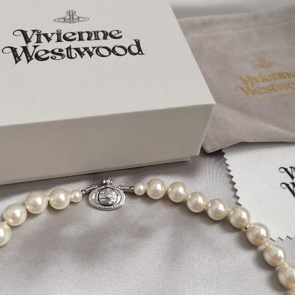 Brand new Vivienne Westwood  Pearl necklace in silver - Picture 8 of 10
